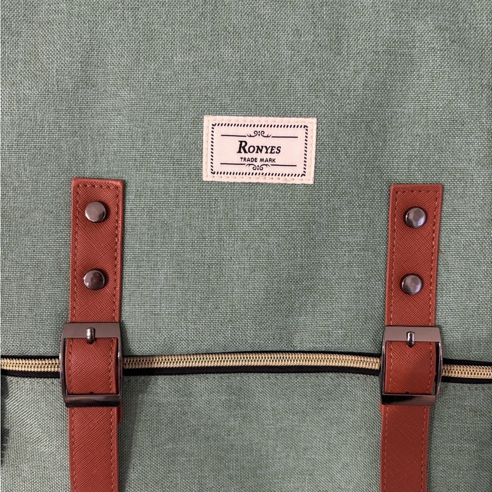 Ronyes Men's Green and Brown trim Backpack laptop plug in - Picture 2 of 11